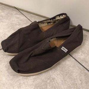 Toms